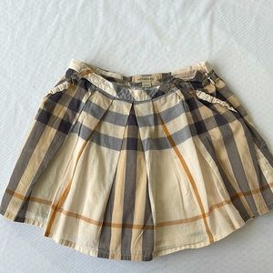 Girls Burberry skirt in size 6Y